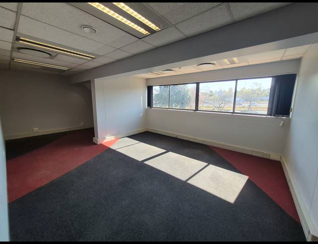 325M² OFFICE TO LET IN WOODMEAD